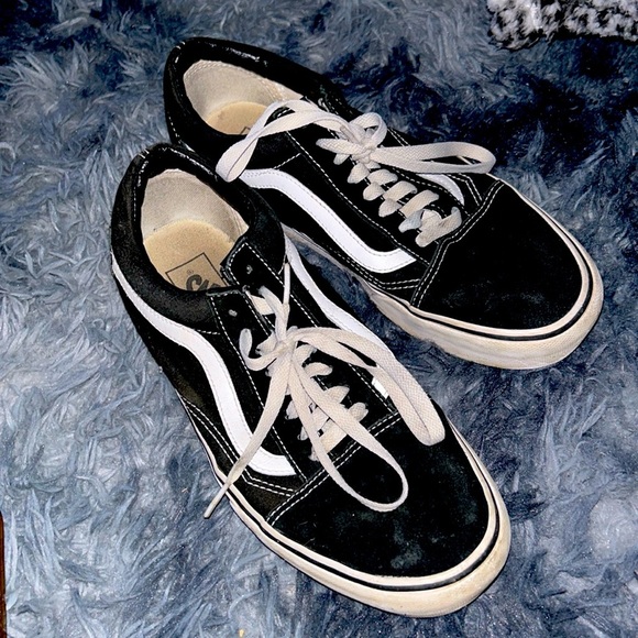 Vans - Picture 2 of 3